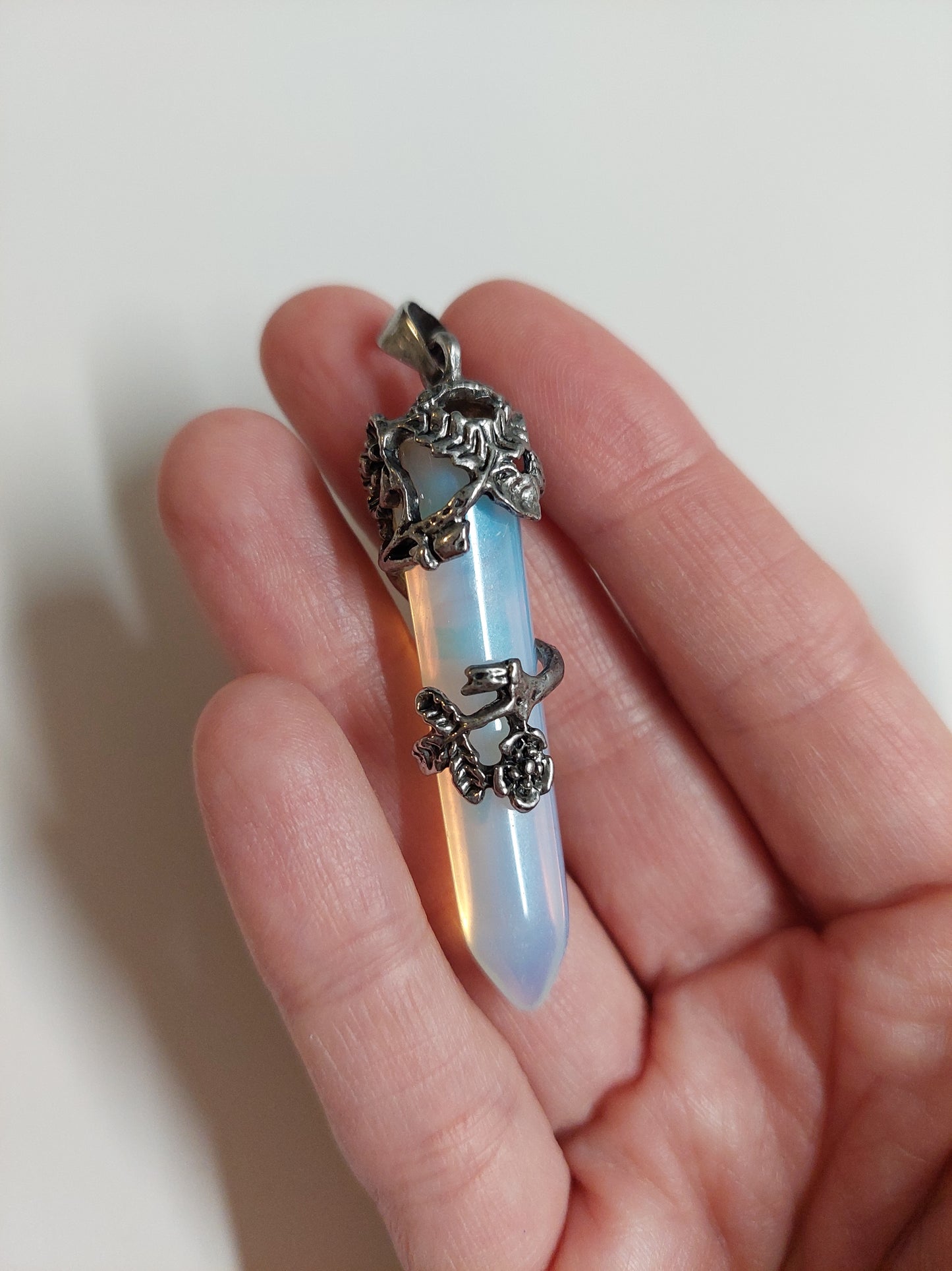Pendel mit Ranke weiss (Opalith)