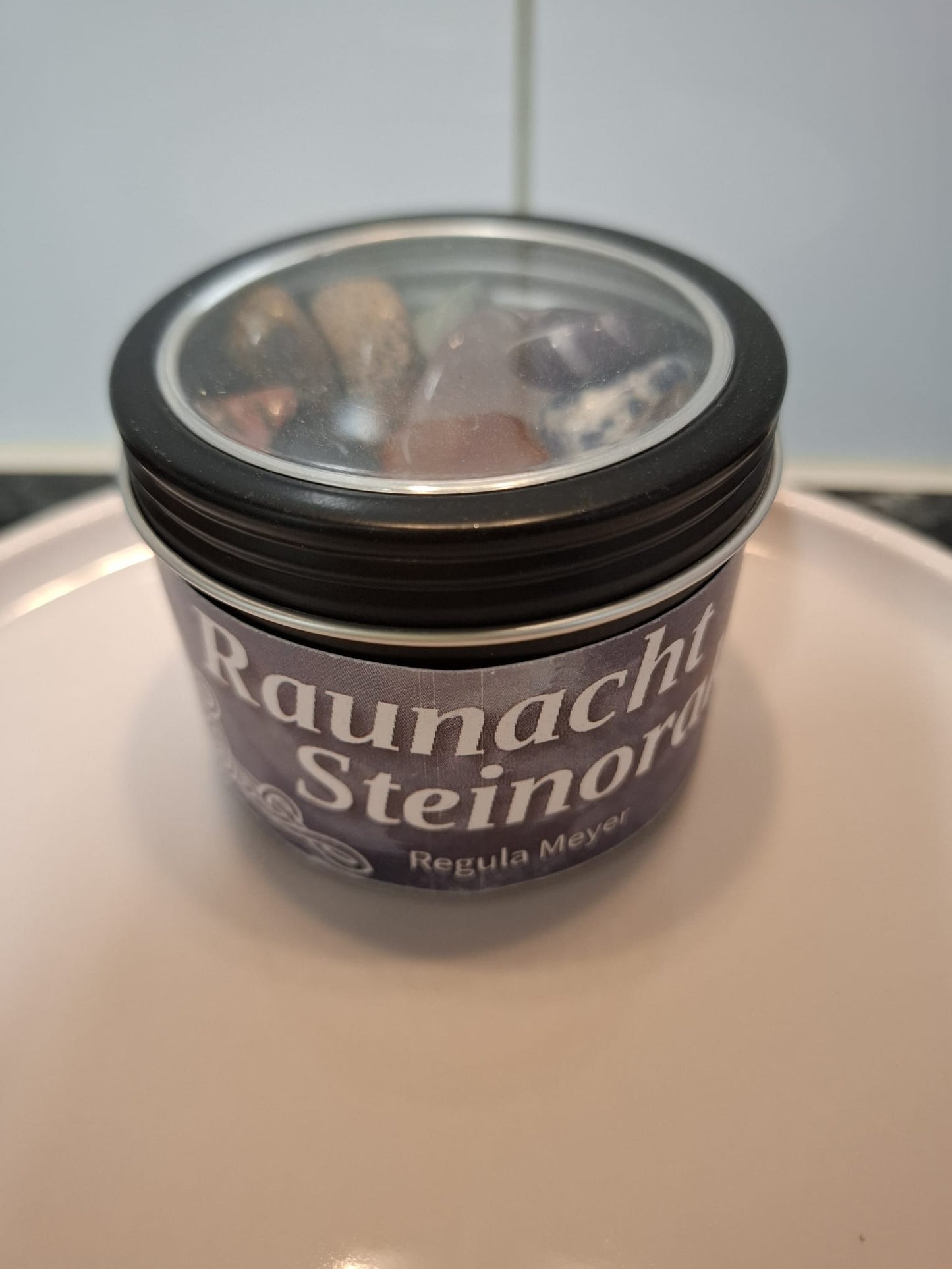 Raunacht Steinorakel, Text von Regula Meyer